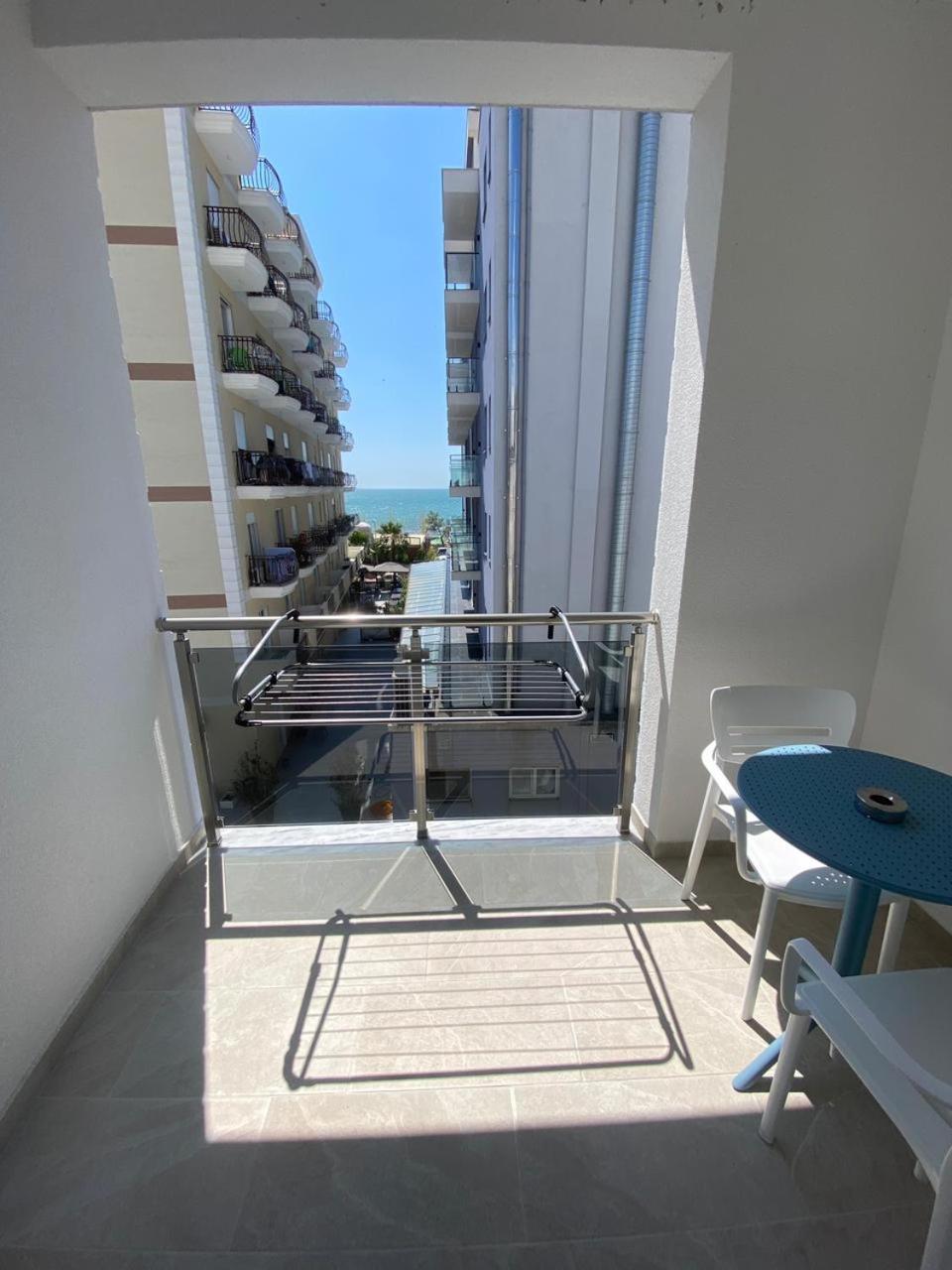 Helena Hotel Shëngjin Dış mekan fotoğraf