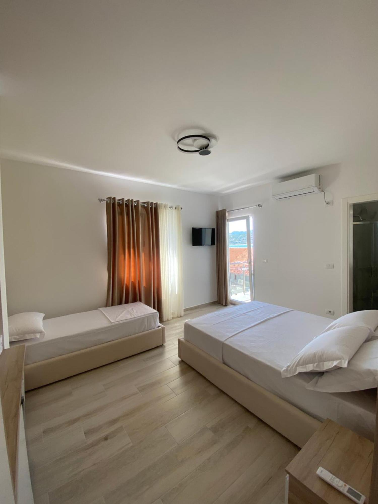 Helena Hotel Shëngjin Dış mekan fotoğraf