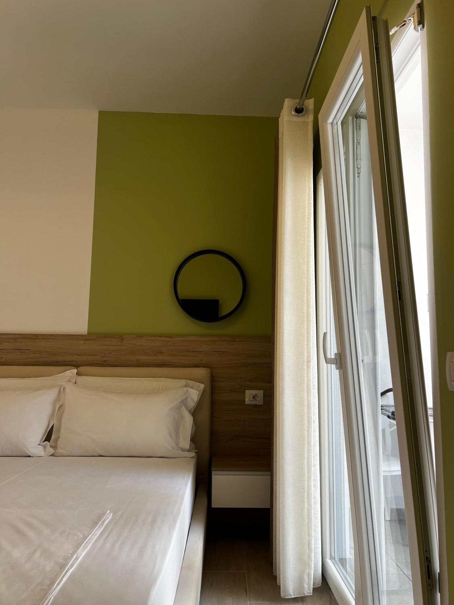 Helena Hotel Shëngjin Dış mekan fotoğraf