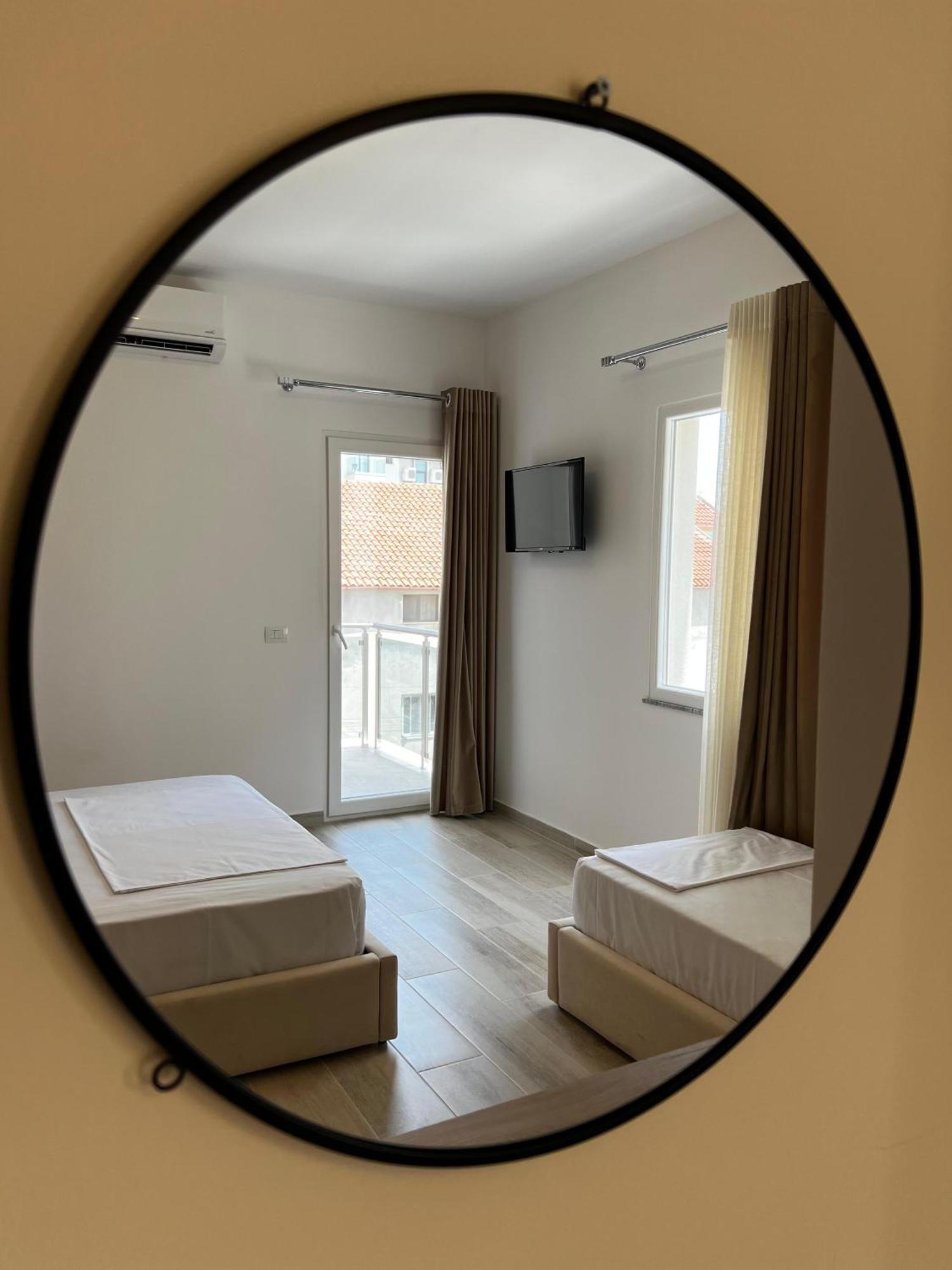 Helena Hotel Shëngjin Dış mekan fotoğraf